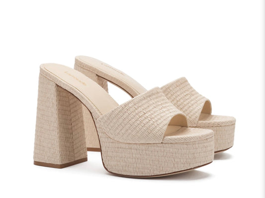 Dolly Mule in Natural Raffia