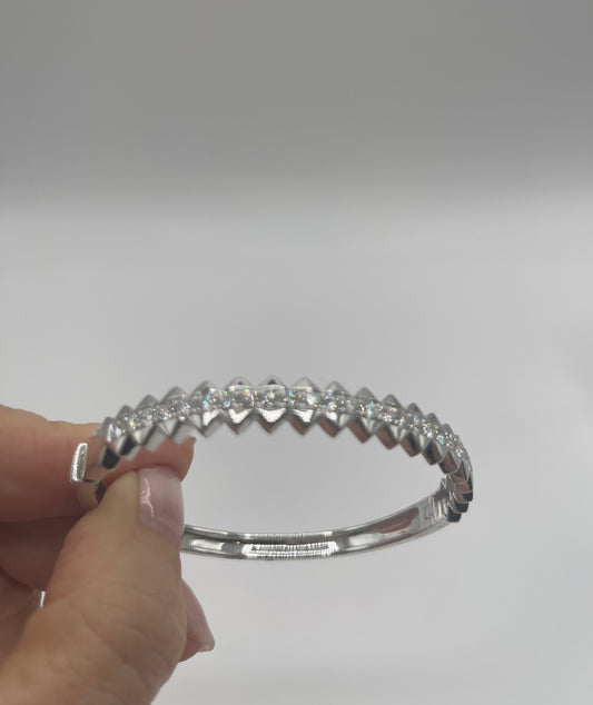 LARK LUXURIES CHERI Round Diamond Bangle